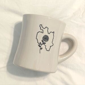 Old Fashioned Thick Walled Diner Mug -  With Flower And Mystery City Outline